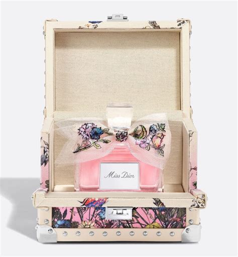 limited miss dior trunk|Miss Dior Eau de Parfum: Special Edition Couture Trunk.